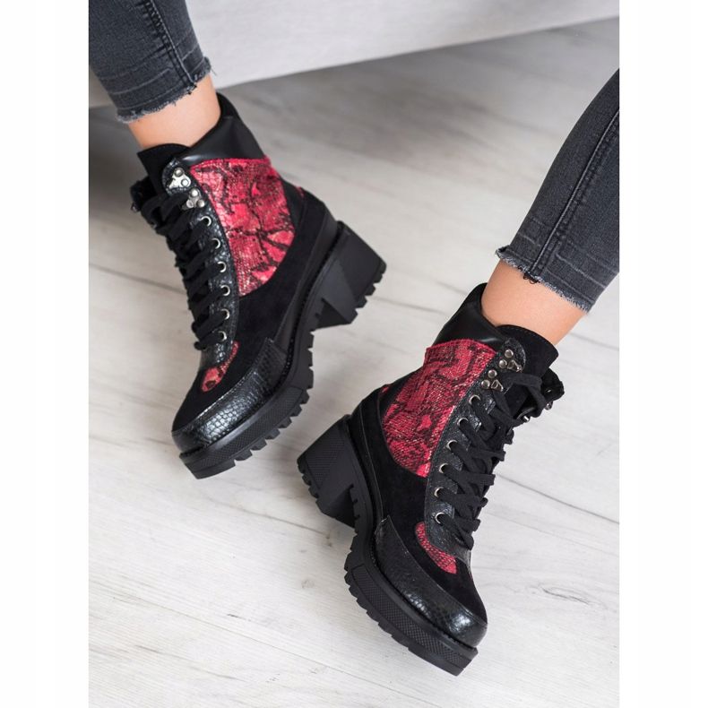 Groto Gogo Rock Workers On The Pole black red 1