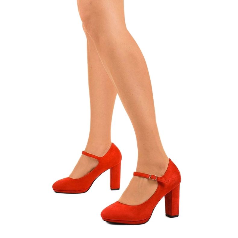 Red suede pumps on the Neridan post 1