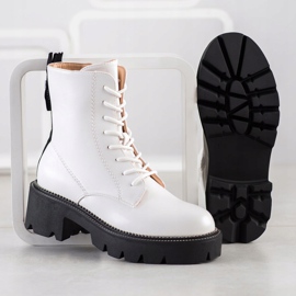 Seastar White Trappers On The Platform black 1