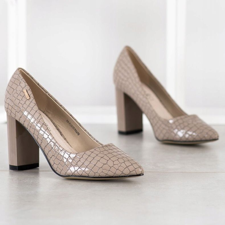 Goodin Stylish Pumps On A Pillar beige 1