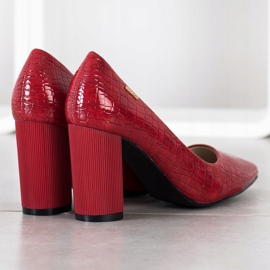 Goodin Beautiful Pumps On A Pillar red 1