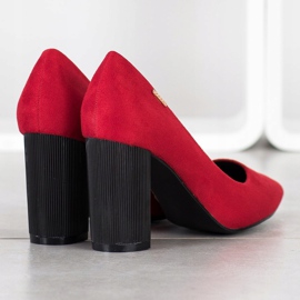Goodin Pumps On A Pillar black red 2
