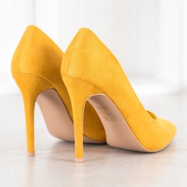 Renda Suede heels yellow 1