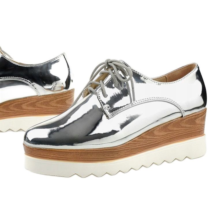 Slip-on silver shoes with GF-FD9 studs 1