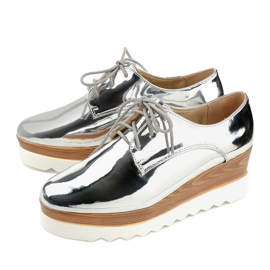 Slip-on silver shoes with GF-FD9 studs 2