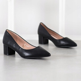 Goodin Pumps On A Low Pillar black 1