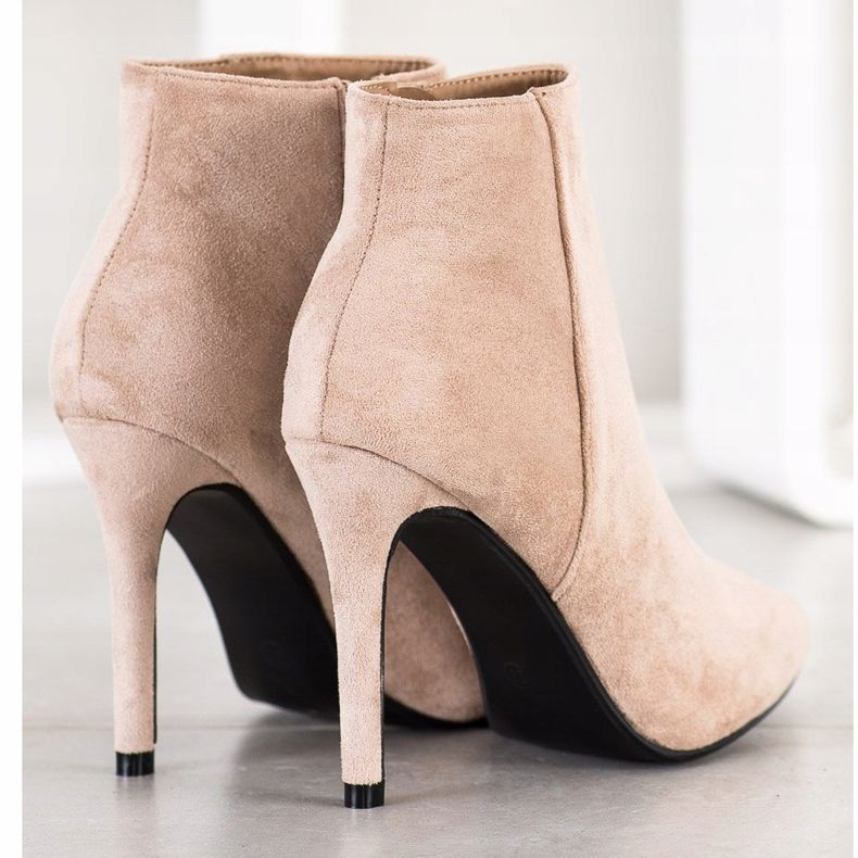 Small Swan Stylish boots on a high heel beige 1