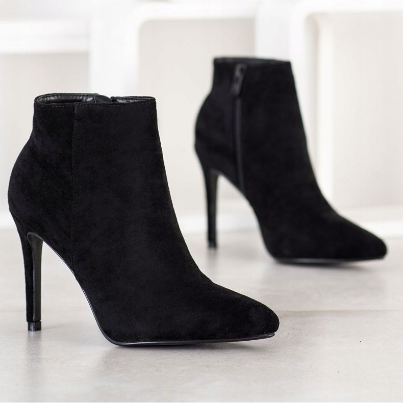 Small Swan Stylish boots on a high heel black 1