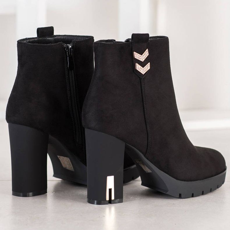 Bestelle Suede Booties With Ornament black 1
