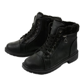 Black boots from Dorfir insulated boots 2