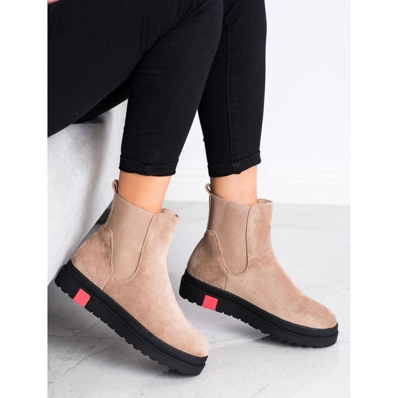 Seastar Boots On The Platform beige 2