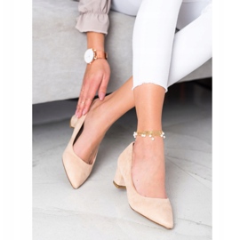 Goodin Beige Pumps In Spitz 1 Goodin Beige Pumps In Spitz 1