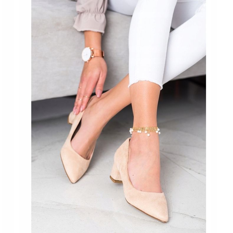 Goodin Beige Pumps In Spitz 1 Goodin Beige Pumps In Spitz 1