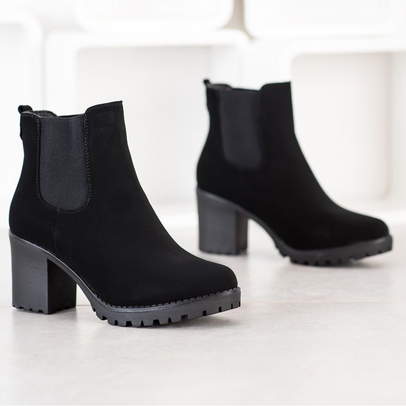 Queentina Textile Chelsea Boots On A Pillar black 1