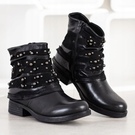 Queentina Comfortable boots with decorations black 1