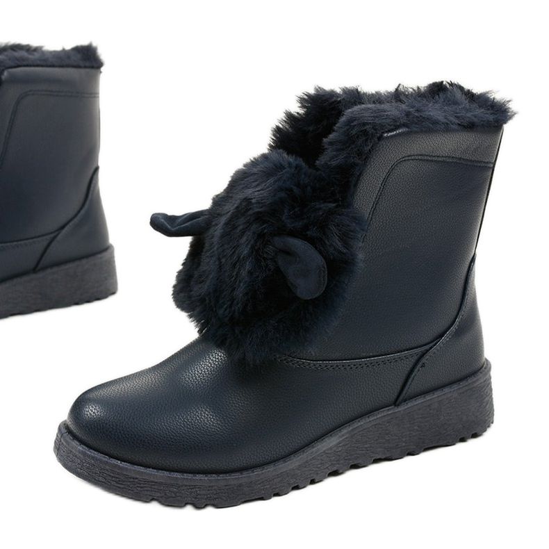 Navy blue insulated boots from Alrindra 1