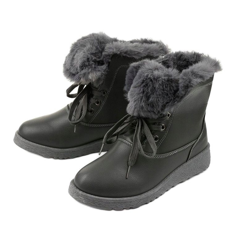 Gray insulated boots from Inaleth grey 2