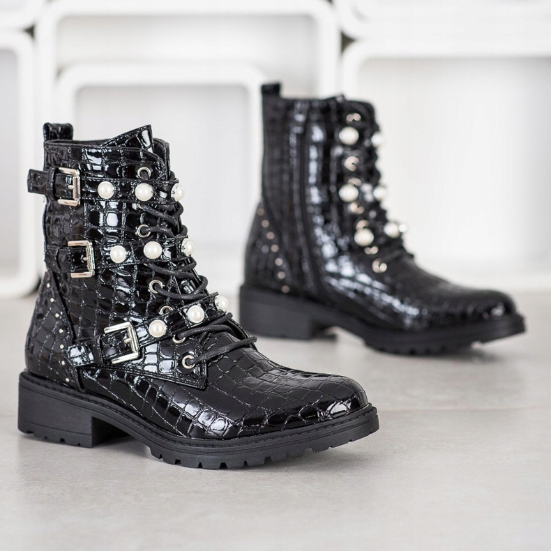 Super Me Lacquered Workers Snake Print black 1