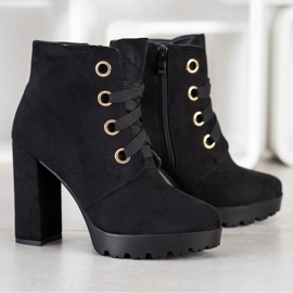 Juliet Lace-up Ankle Boots black 1