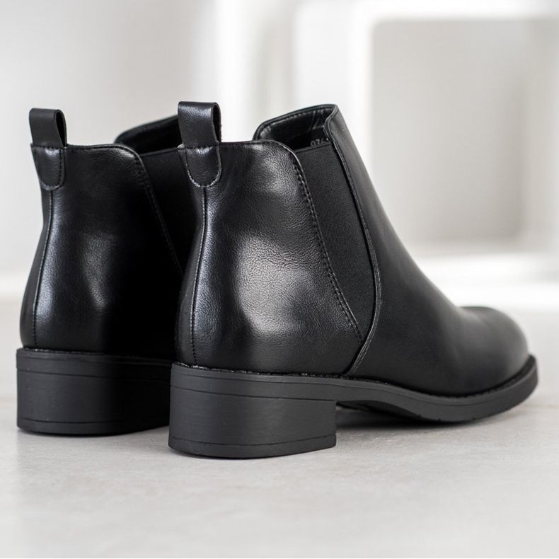 Ideal Shoes Eco leather Chelsea boots black 1 Ideal Shoes Eco leather Chelsea boots black 1
