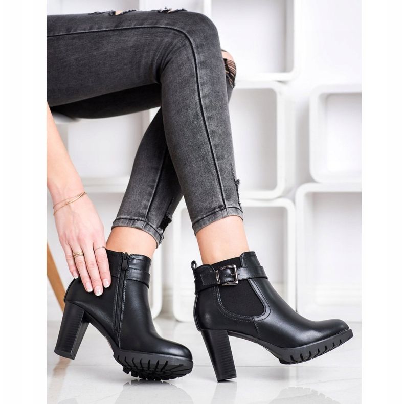 Queen Vivi Comfortable high heeled boots black