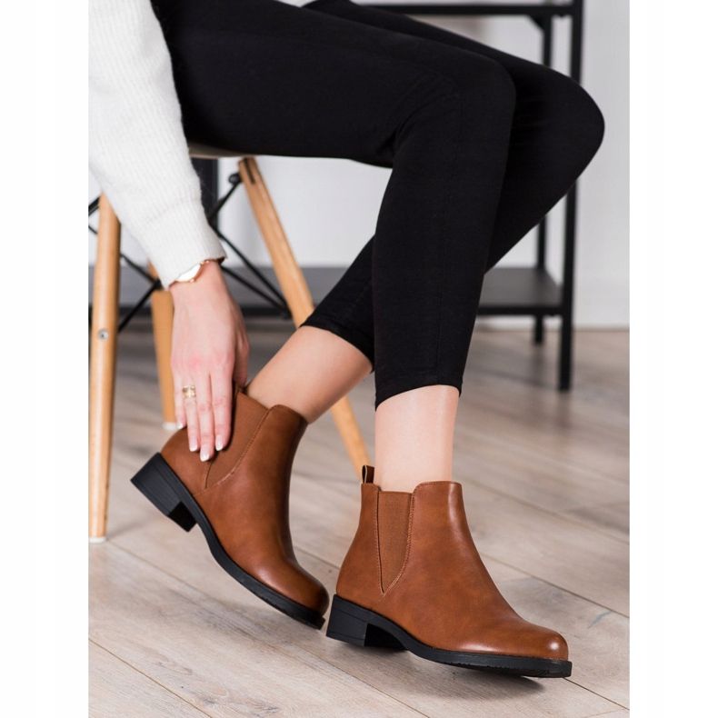 Ideal Shoes Eco leather Chelsea boots brown 1