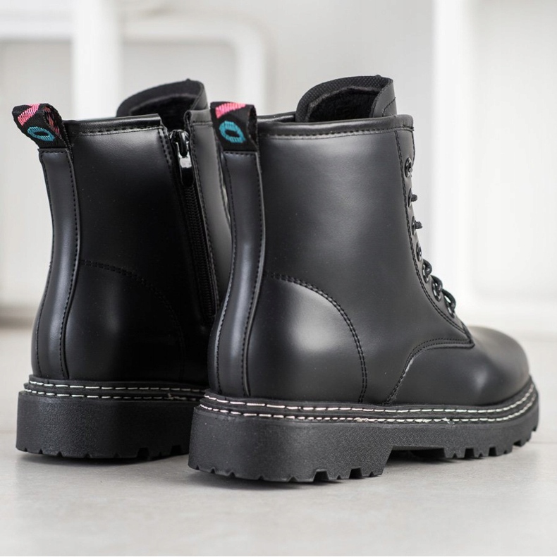 SHELOVET Tied Black Trappers 1 SHELOVET Tied Black Trappers 1