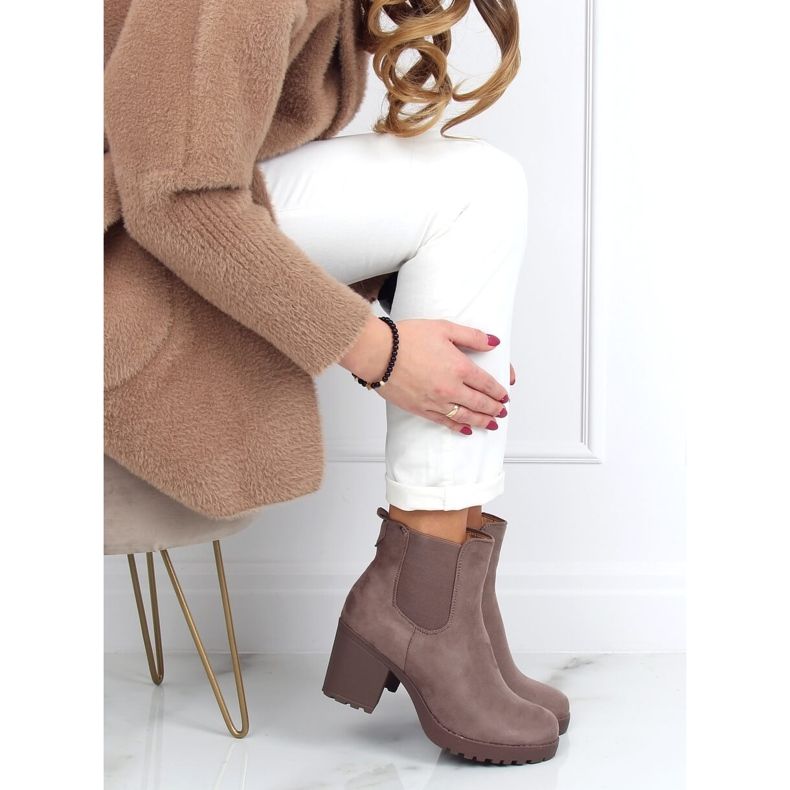 Chelsea boots with wide heels, beige B2880FE-KB Khaki 1