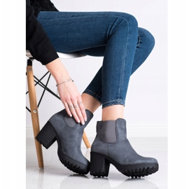 Queentina Chelsea Boots On A Bar grey 2