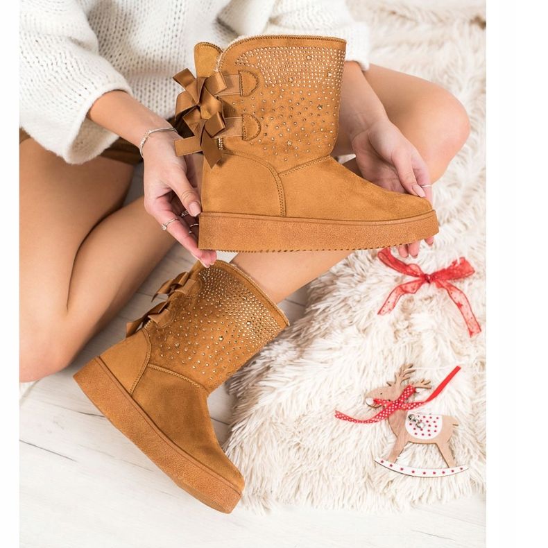 Small Swan Mukluki With Crystals brown 1