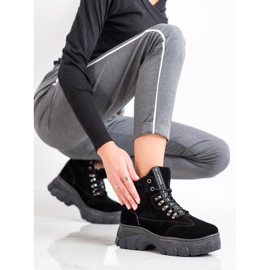 Seastar Trappers On The Platform black 1