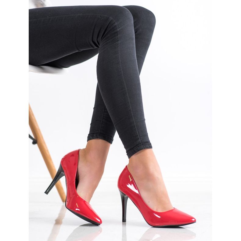 Goodin Lacquered pumps 1