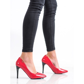 Goodin Lacquered pumps 2