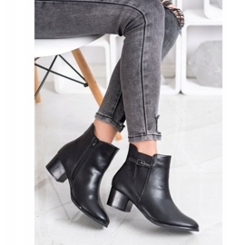 Kylie Boots On A Low Post black 1