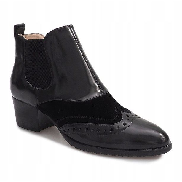 Lacquered shoes on a pillar 8582-1 Black 1