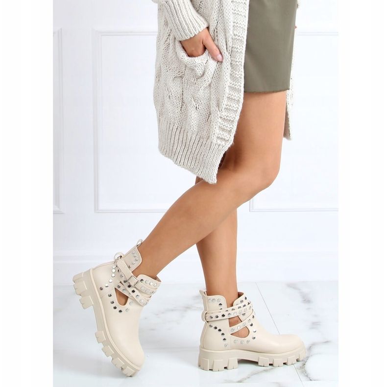 Boots cut with studs beige NC1127 Beige 1