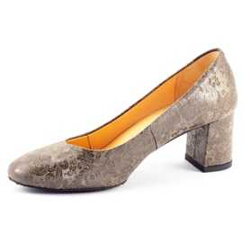 Pumps for women on the C-129 post, brown 1 Pumps for women on the C-129 post, brown 1