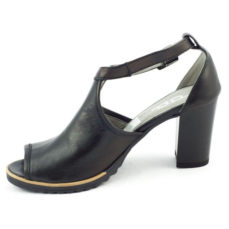 Dolce Pietro Black sandals on the post 1022 1 Dolce Pietro Black sandals on the post 1022 1