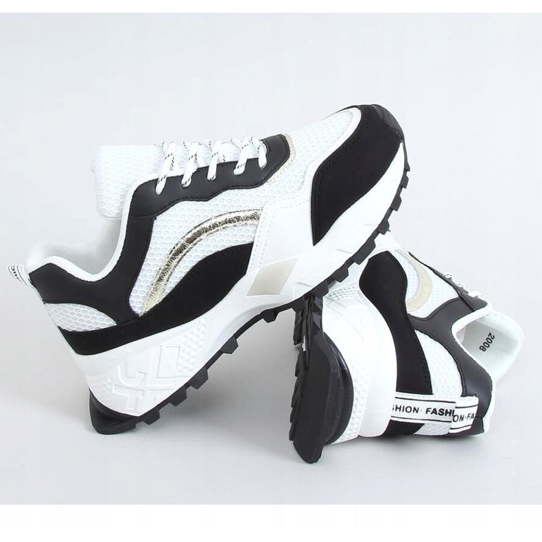 Black and white 2008 sports shoes 1