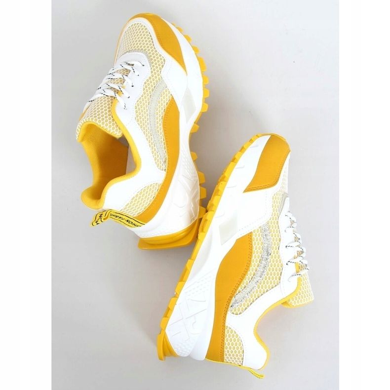 2008 Yellow and white sports shoes 1 2008 Yellow and white sports shoes 1