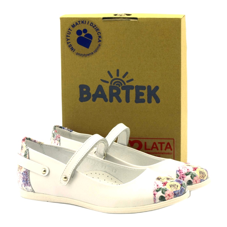 Girls' leather ballerinas with white flowers Bartek 4