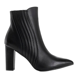 Black eco-leather boots on the T2122 post 1