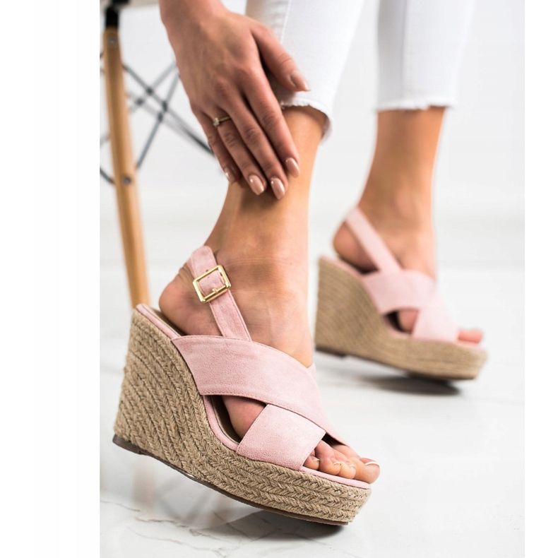 Sabatina Sandals On A Straw Wedge pink 2