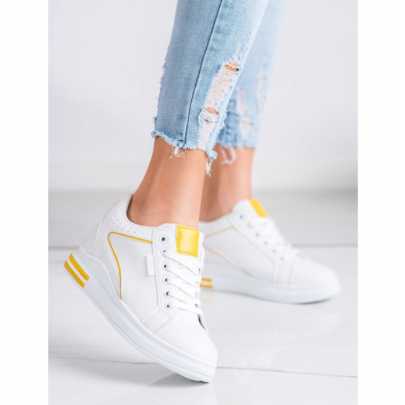SHELOVET White Shoes With Hidden Wedge 1