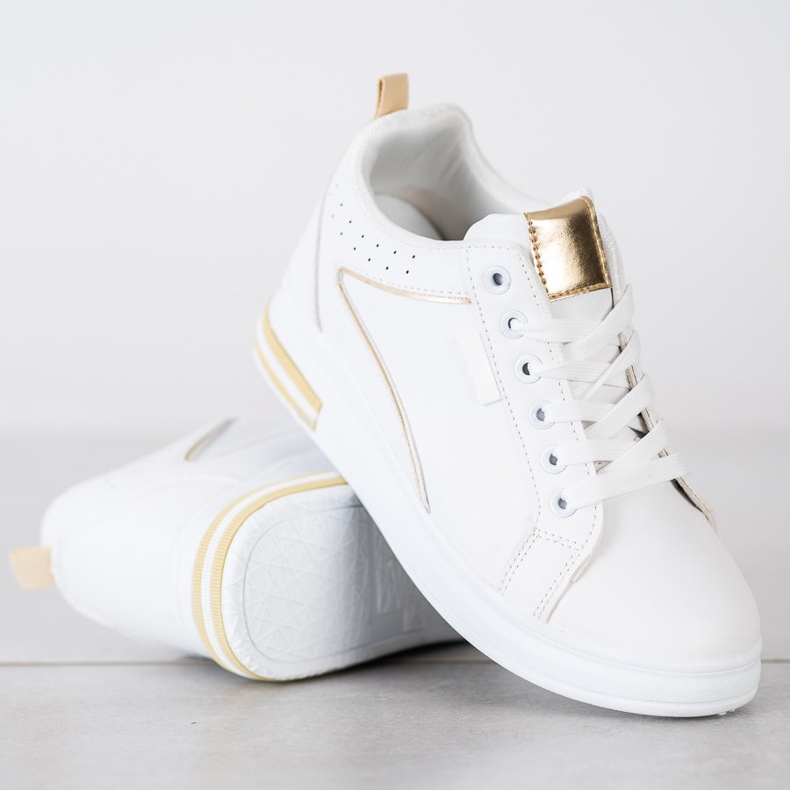 SHELOVET White Shoes With Hidden Wedge 1