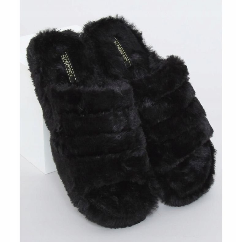 Black women's slippers with an elastic band X8130 Black 1