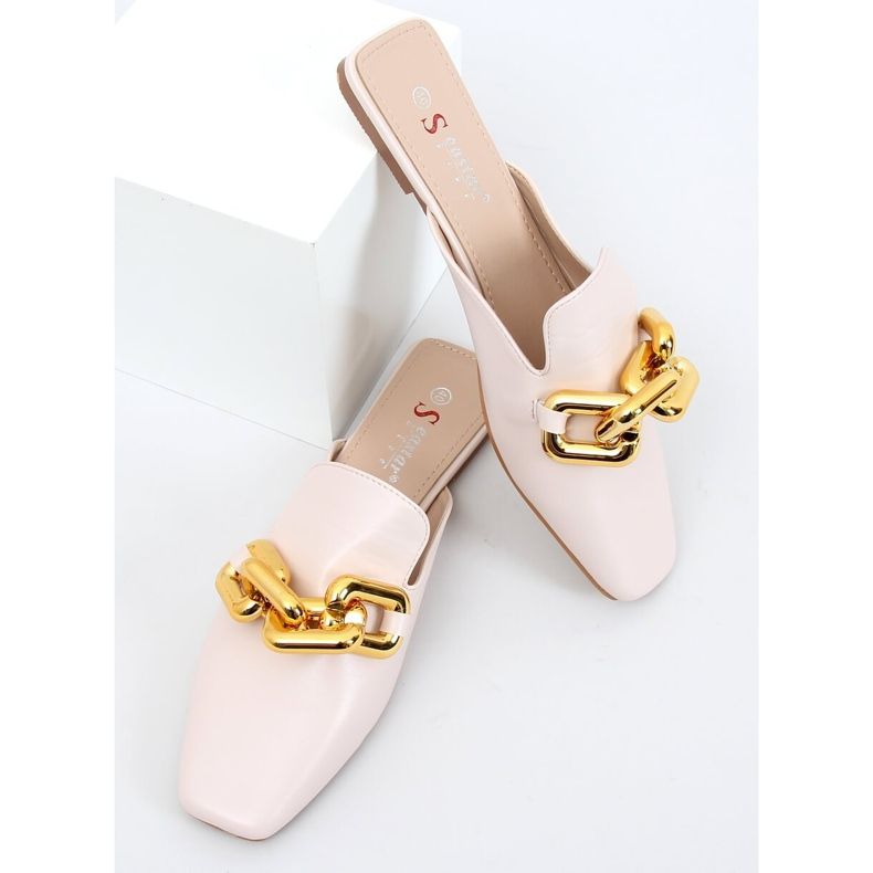 T500P Beige beige slippers with a chain 1