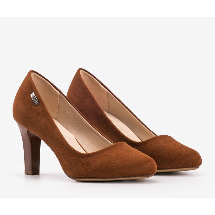 Brown pumps on a Calista stiletto heel 1