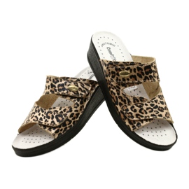 Women's leather flip flops leopard print beige 4