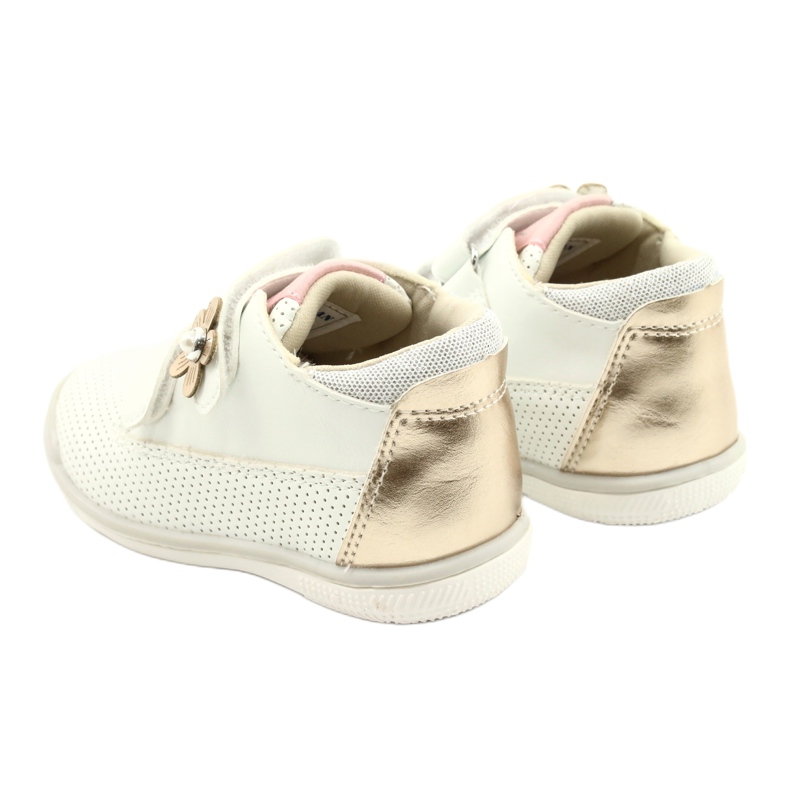 American Club Sport Shoes With Velcro GC06 / 21 White and Gold 5 American Club Sport Shoes With Velcro GC06 / 21 White and Gold 5